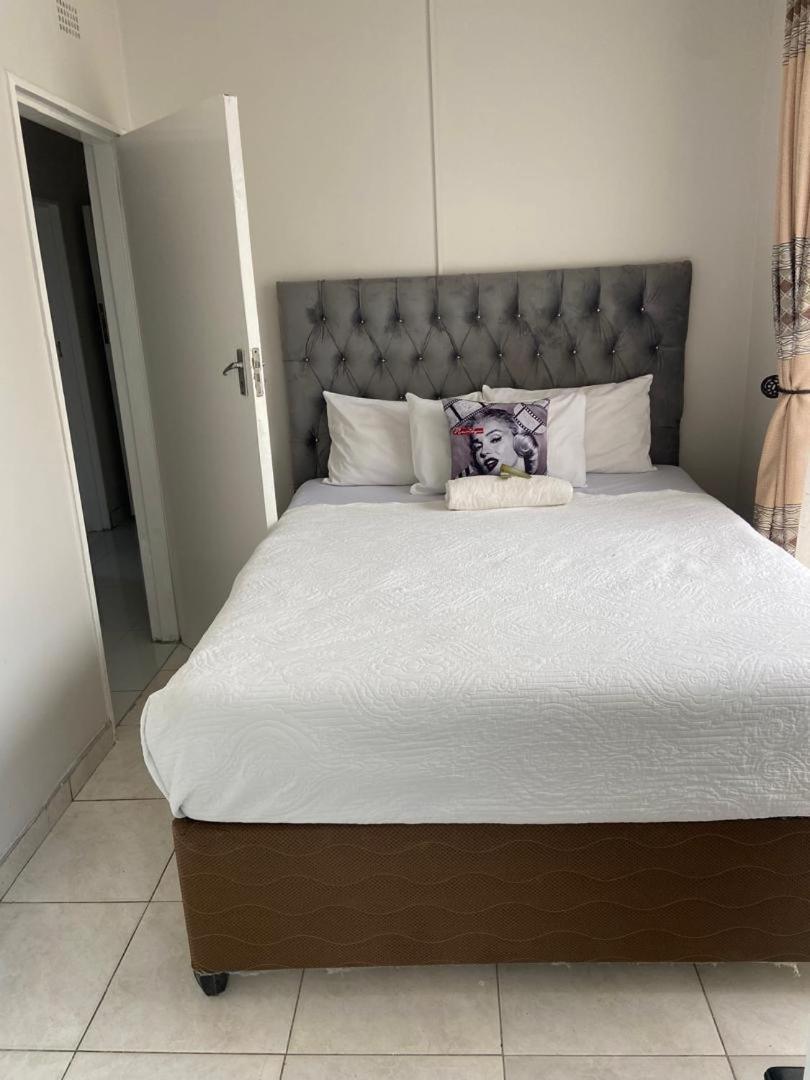 Villa Prince Harare Luaran gambar