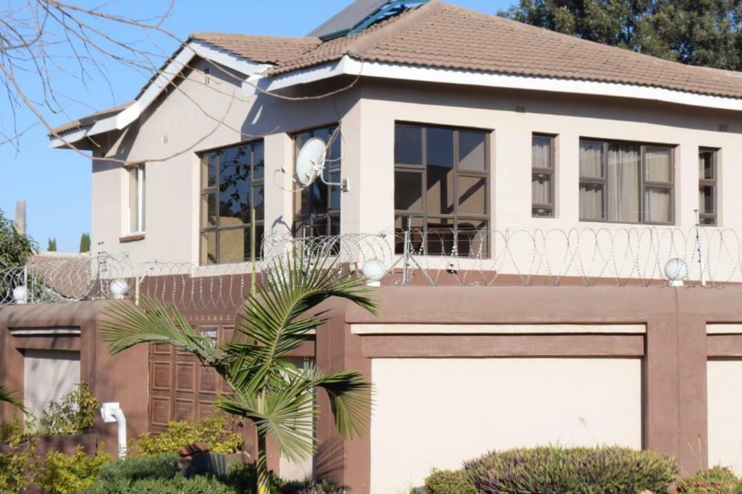 Villa Prince Harare Luaran gambar