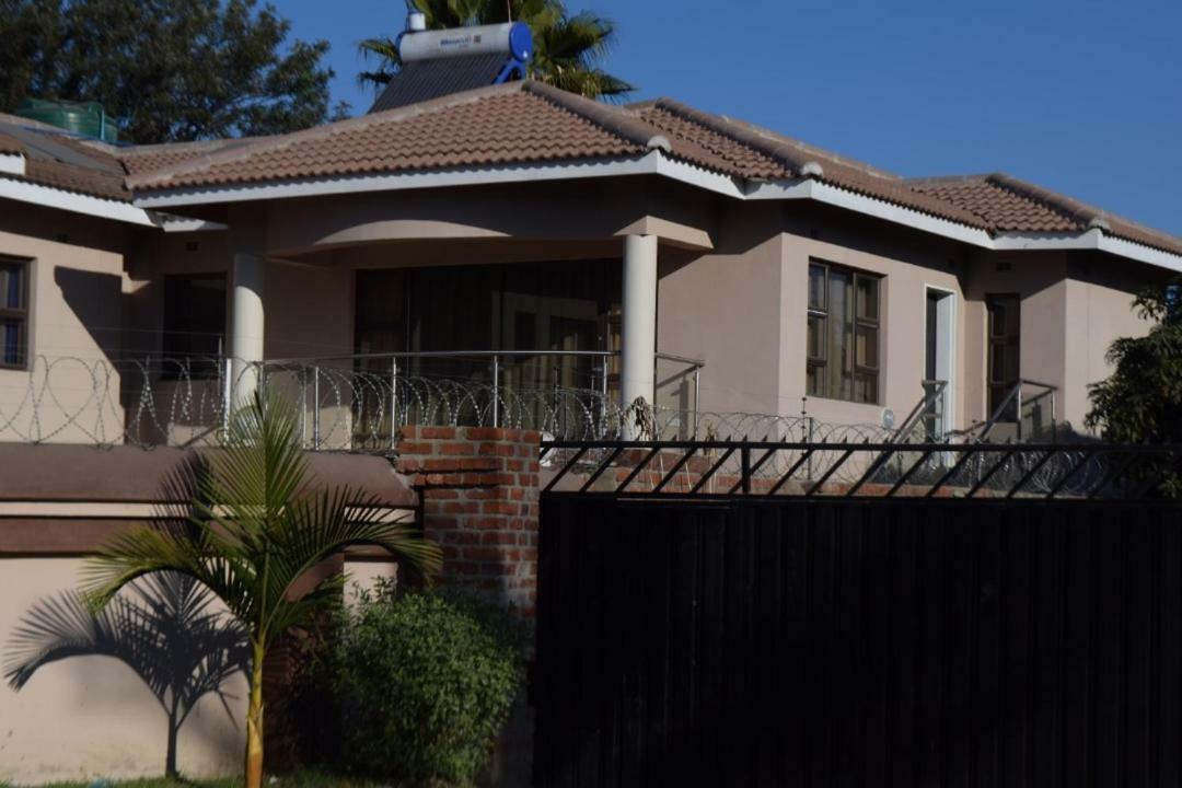 Villa Prince Harare Luaran gambar