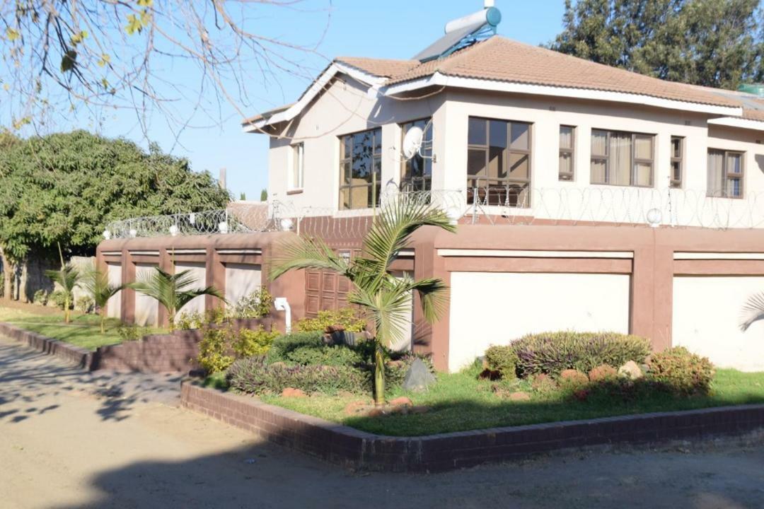 Villa Prince Harare Luaran gambar