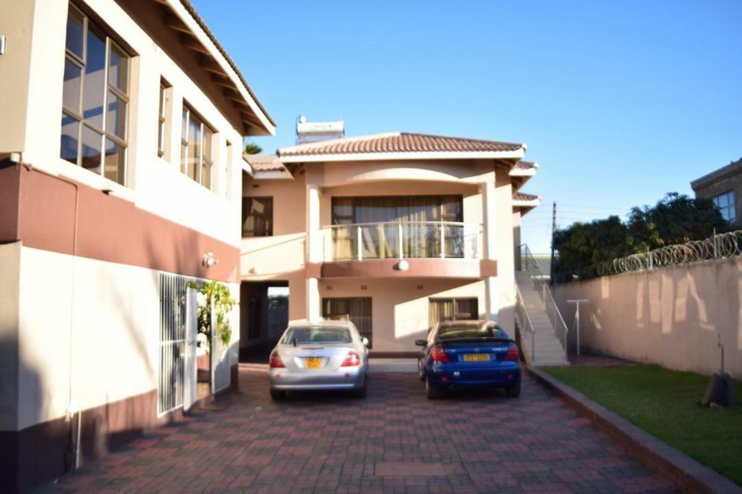 Villa Prince Harare Luaran gambar