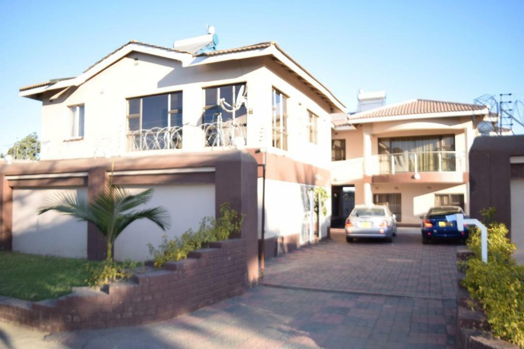 Villa Prince Harare Luaran gambar